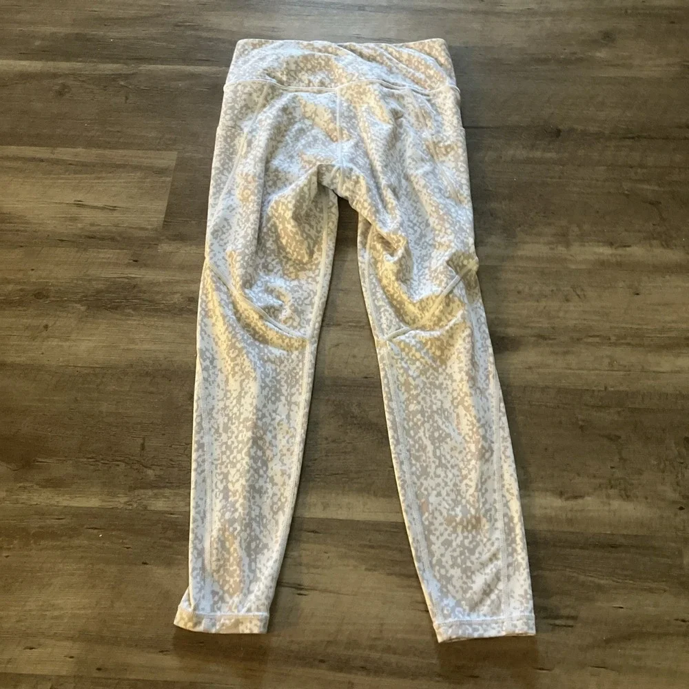 Athleta Women's Salutation Stash Pocket‎ Serpent Light Print Leggings Medium